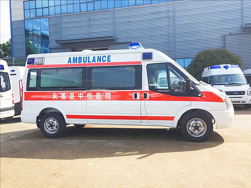 福特新時代V348長軸中頂救護車