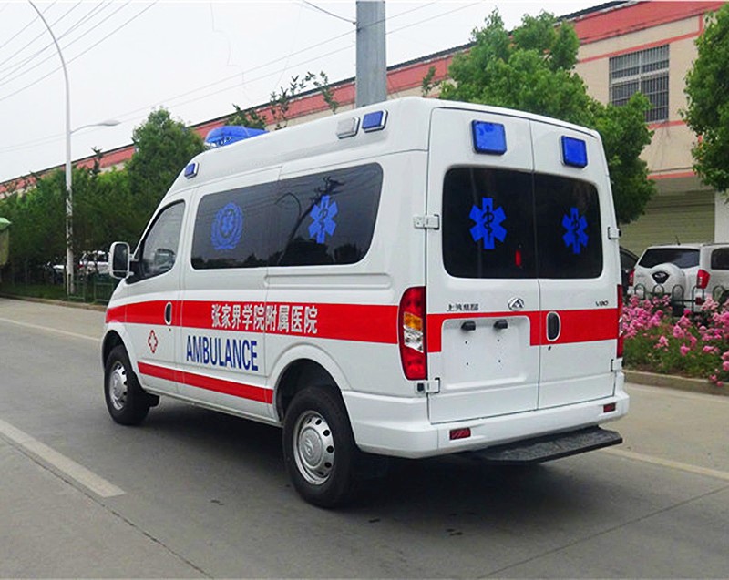 上汽大通V80短軸中頂救護車