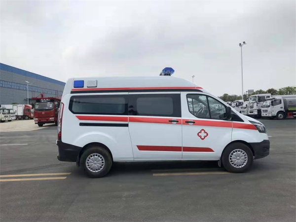 國(guó)六福特V362中軸中頂救護(hù)車