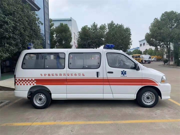 金杯新快運救護車