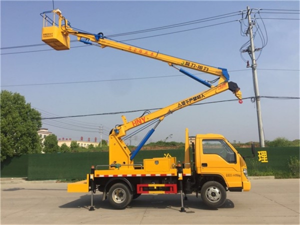 國六福田13.5米高空作業車