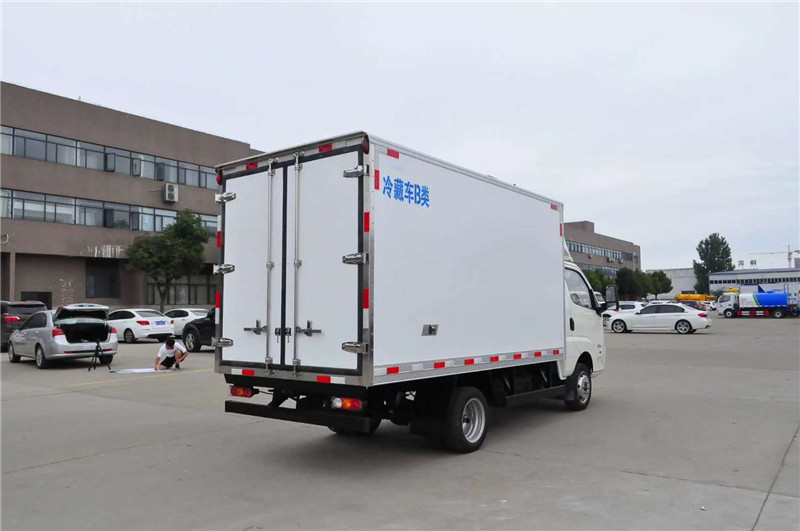 國(guó)六 飛碟締途3.8米柴油藏車