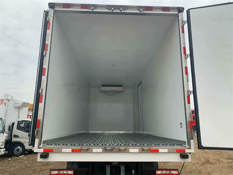 東風多利卡D9冷藏車