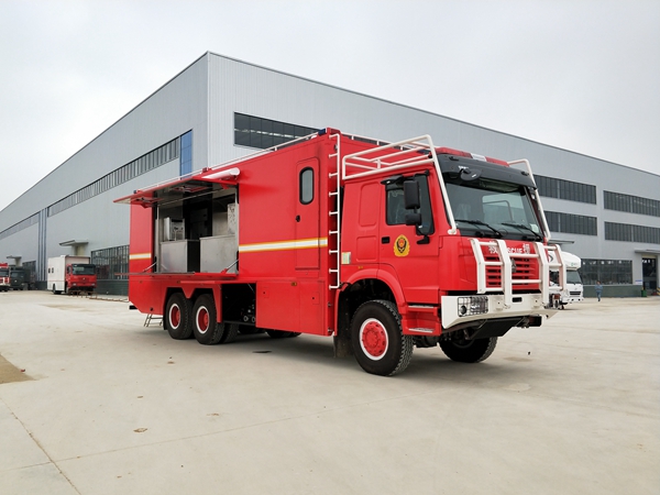 重汽豪沃炊事車